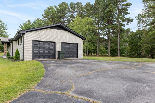 2809 Country Club Dr, Centerville, TN 37033