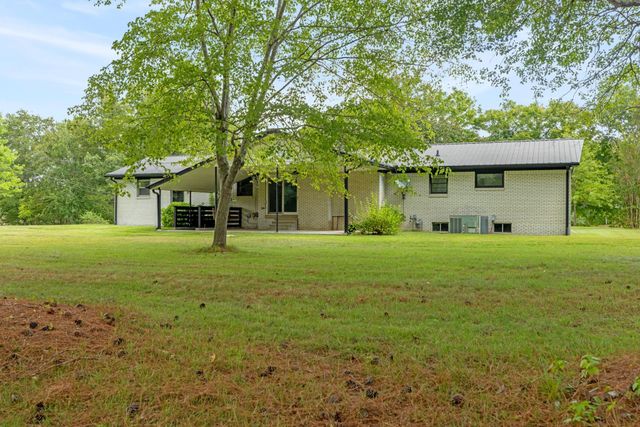 2809 Country Club Dr, Centerville, TN 37033