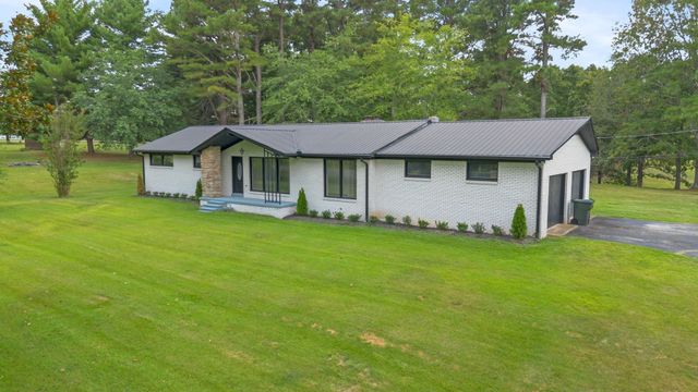 2809 Country Club Dr, Centerville, TN 37033