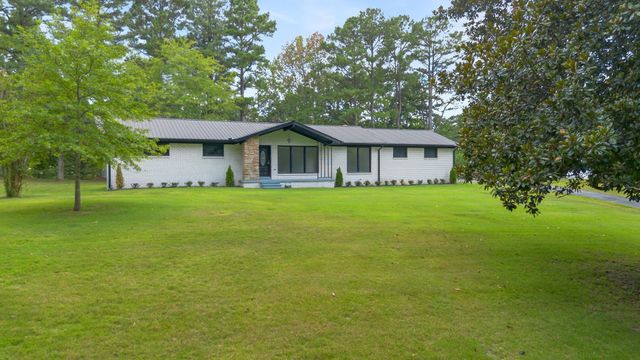 2809 Country Club Dr, Centerville, TN 37033