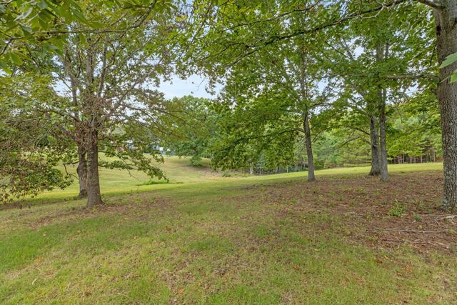 2809 Country Club Dr, Centerville, TN 37033