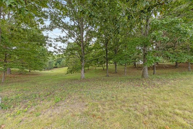 2809 Country Club Dr, Centerville, TN 37033
