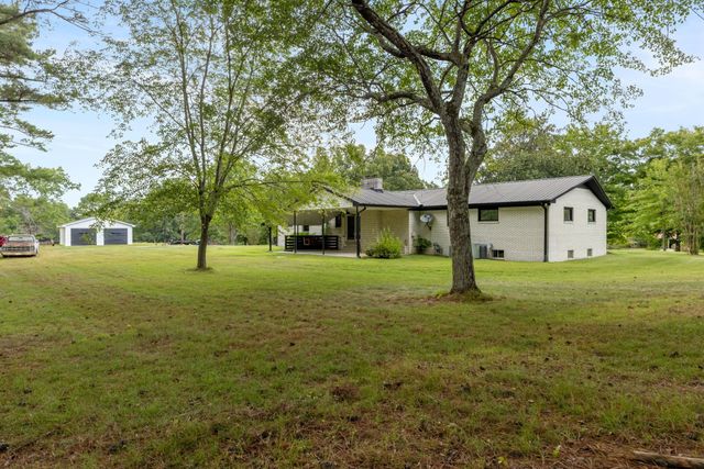 2809 Country Club Dr, Centerville, TN 37033