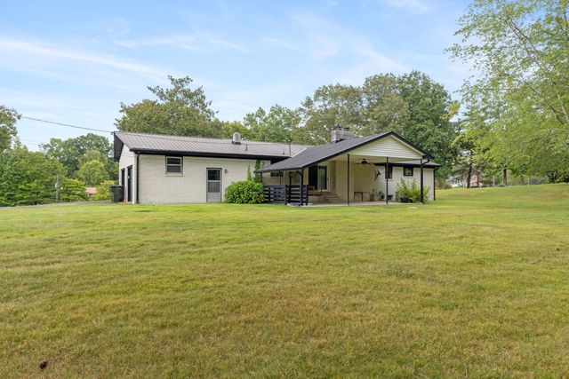 2809 Country Club Dr, Centerville, TN 37033