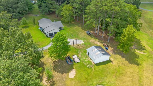 2809 Country Club Dr, Centerville, TN 37033