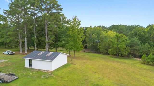 2809 Country Club Dr, Centerville, TN 37033