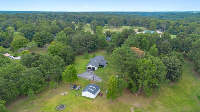2809 Country Club Dr, Centerville, TN 37033