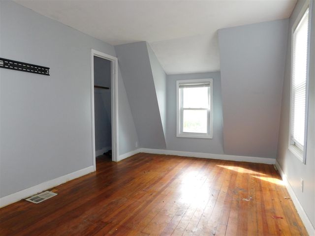 1009 Euclid Place, Lansing, MI 48912