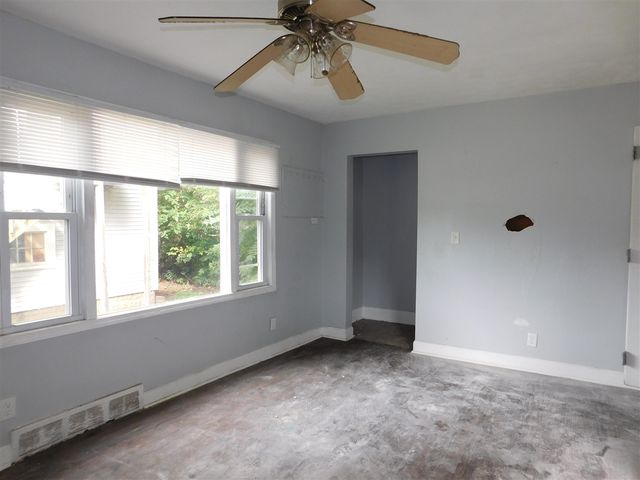 1009 Euclid Place, Lansing, MI 48912