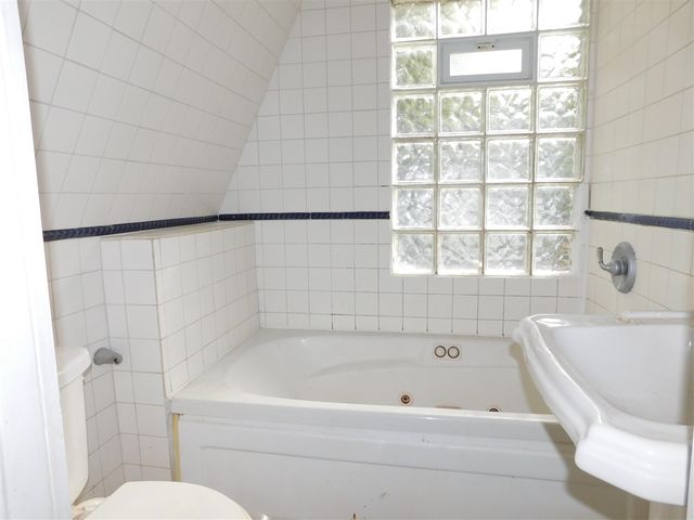 1009 Euclid Place, Lansing, MI 48912