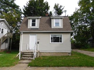 1009 Euclid Place, Lansing, MI 48912