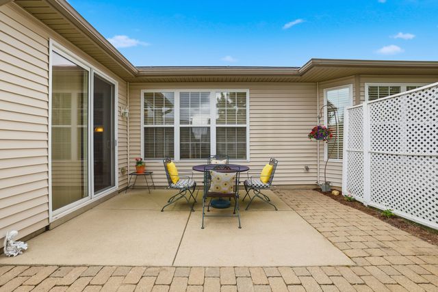 13372 Longmeadow Drive, Huntley, IL 60142