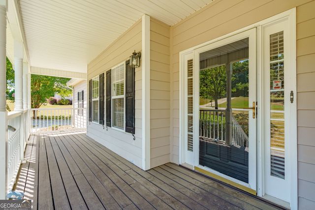 149 Walnut Ridge Drive, Hoschton, GA 30548