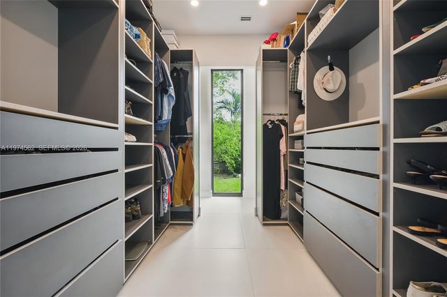 1845 NE 124th St, North Miami, FL 33181