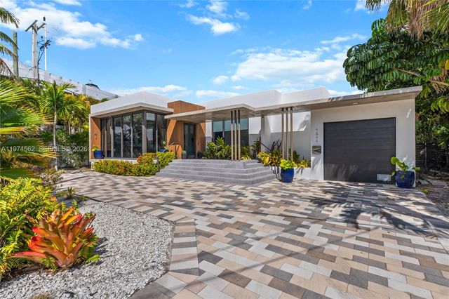 1845 NE 124th St, North Miami, FL 33181