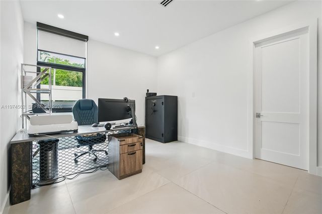 1845 NE 124th St, North Miami, FL 33181