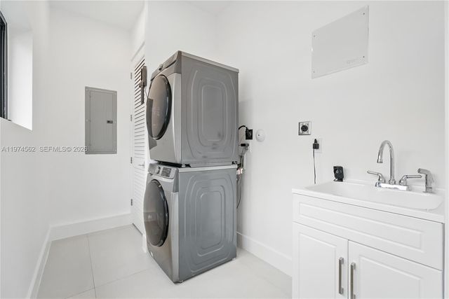 1845 NE 124th St, North Miami, FL 33181