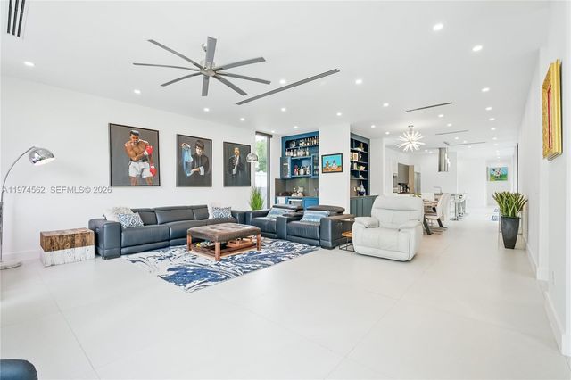 1845 NE 124th St, North Miami, FL 33181