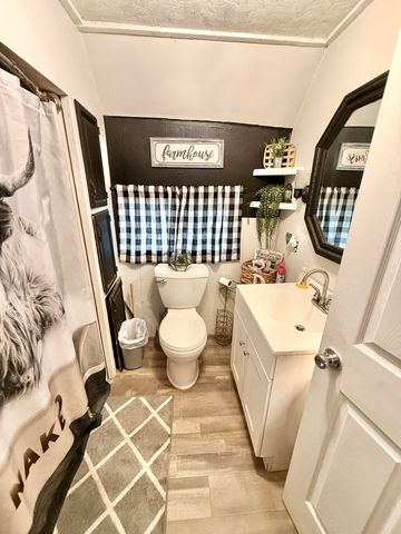 1312 Hens Nest Road, Whitley City, KY 42653