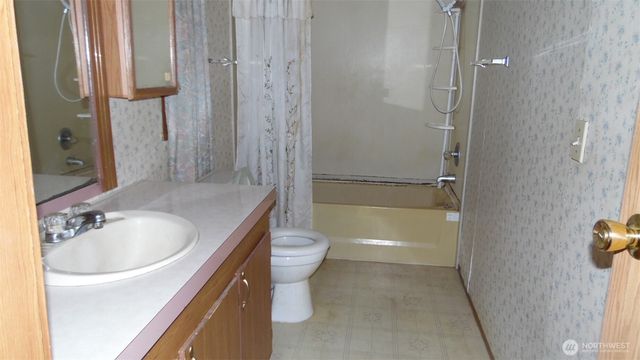 973 Davis Lake Road, Morton, WA 98356