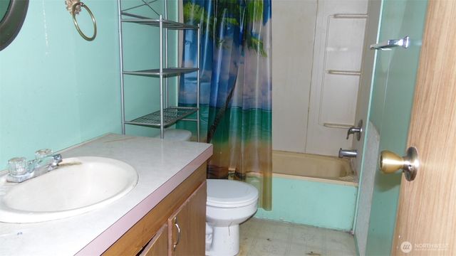 973 Davis Lake Road, Morton, WA 98356