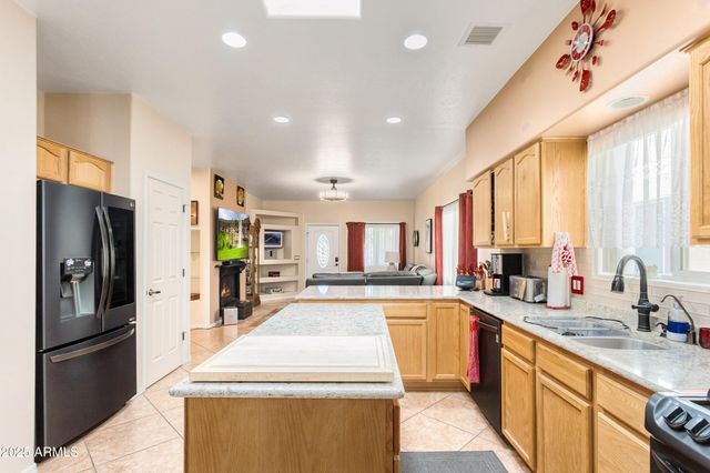 447 S Meadowood Lane, Sierra Vista, AZ 85635