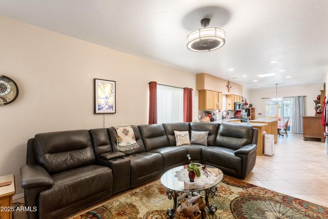 447 S Meadowood Lane, Sierra Vista, AZ 85635