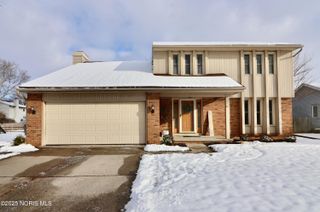 26626 Brentfield Road, Perrysburg, OH 43551