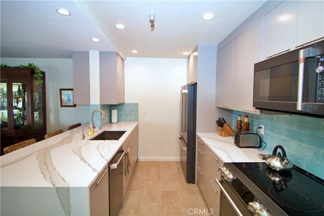 230 S Catalina Avenue 107, Redondo Beach, CA 90277