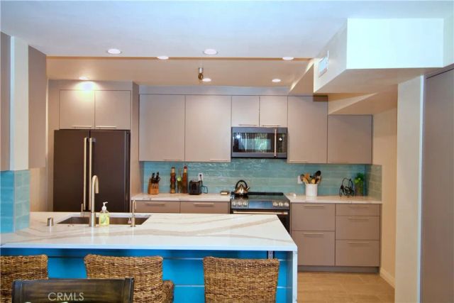230 S Catalina Avenue 107, Redondo Beach, CA 90277