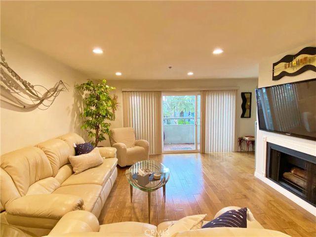230 S Catalina Avenue 107, Redondo Beach, CA 90277