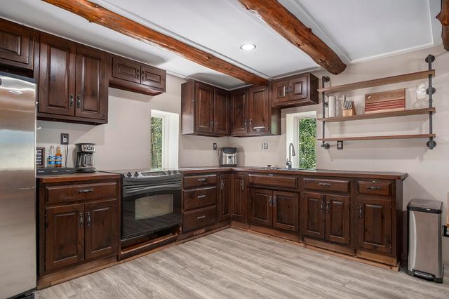 7759 E 88th Street, Howard City, MI 49329