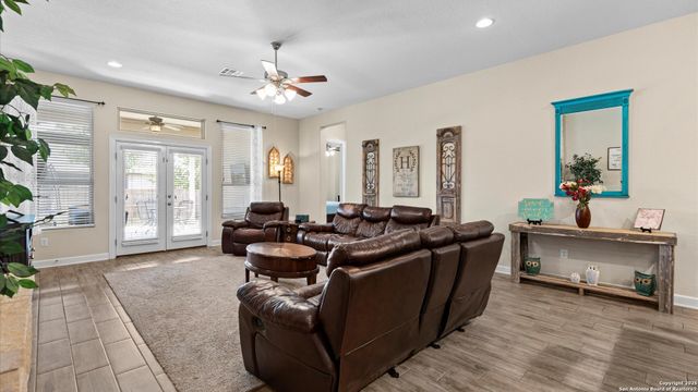 1040 Water Oak, Schertz, TX 78154