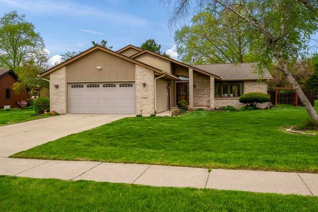 10966 China Berry Lane, Machesney Park, IL 61115