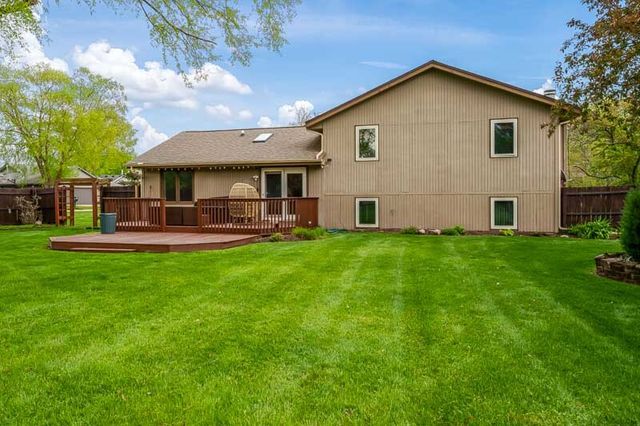 10966 China Berry Lane, Machesney Park, IL 61115