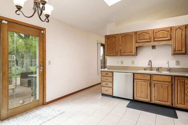 10966 China Berry Lane, Machesney Park, IL 61115