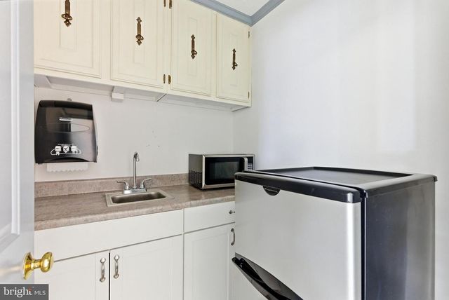 650 MILLWOOD AVE, Winchester, VA 22601