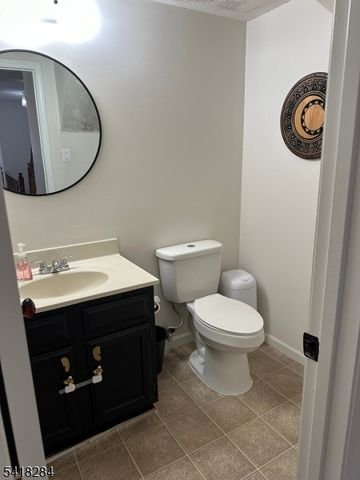 19 Amherst Ct, Hamburg Boro, NJ 07419