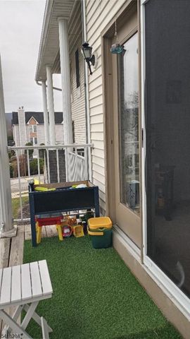 19 Amherst Ct, Hamburg Boro, NJ 07419