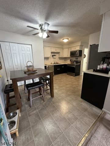 19 Amherst Ct, Hamburg Boro, NJ 07419
