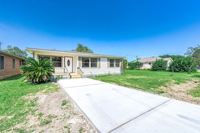 2214 11th Avenue N, Texas City, TX 77590