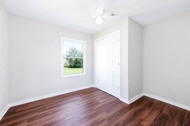2214 11th Avenue N, Texas City, TX 77590