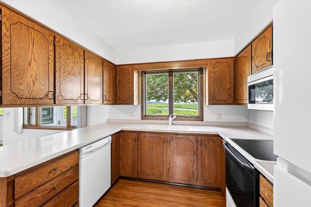 7124 Schneider Road, Middleton, WI 53562