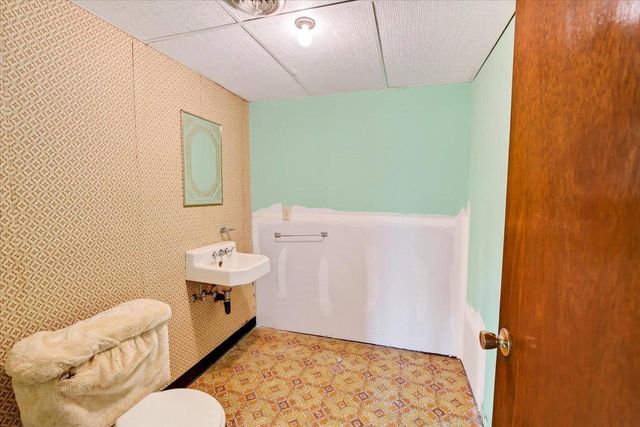 7124 Schneider Road, Middleton, WI 53562