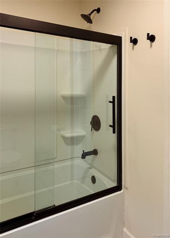 5229 Regimental Banner Drive, Grand Blanc, MI 48439