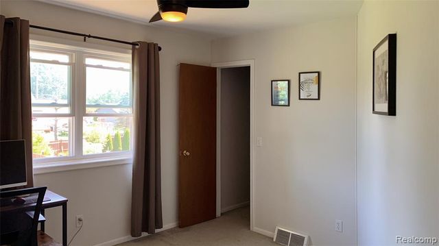 5229 Regimental Banner Drive, Grand Blanc, MI 48439