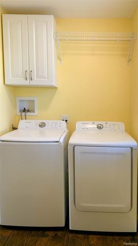 5229 Regimental Banner Drive, Grand Blanc, MI 48439