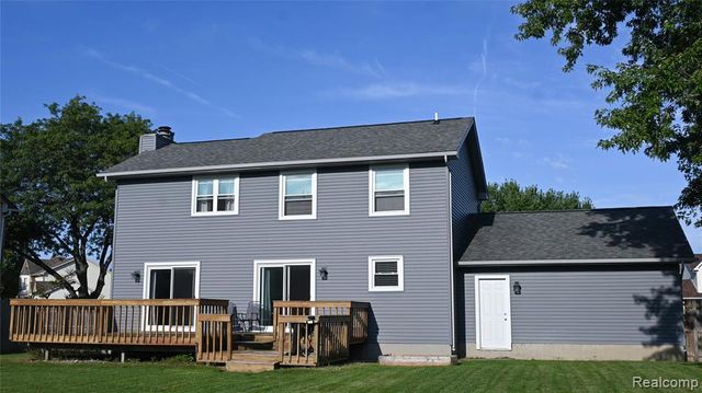 5229 Regimental Banner Drive, Grand Blanc, MI 48439