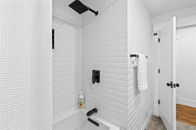 3902 Colquitt Street, Houston, TX 77027