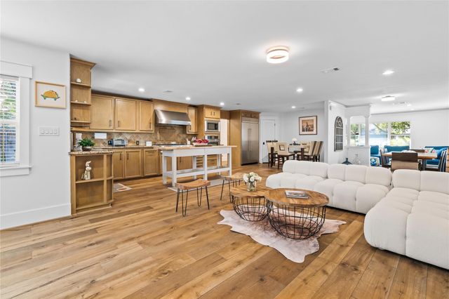 3902 Colquitt Street, Houston, TX 77027